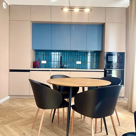Korfantego 99 New 2-bedroom Center شقة *