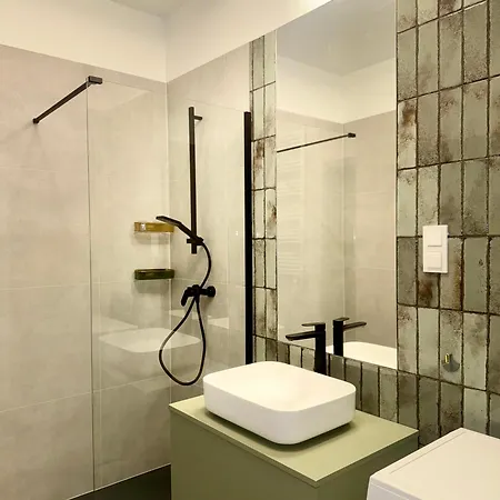 Korfantego 99 New 2-bedroom Center شقة كاتوفيتسه