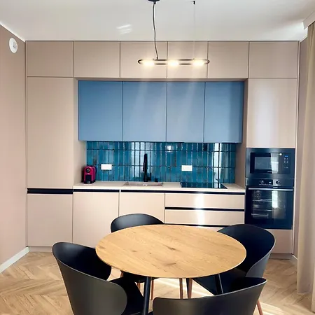 Korfantego 99 New 2-bedroom Center شقة كاتوفيتسه