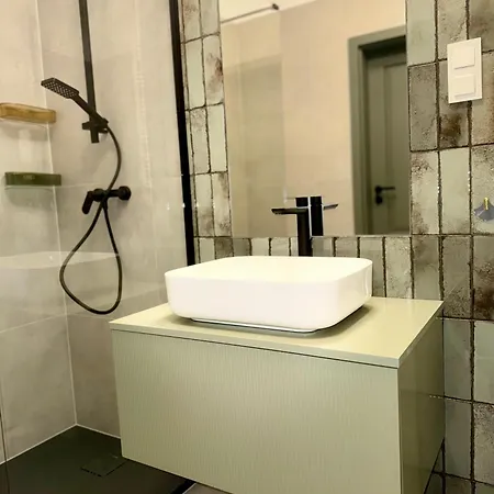 Korfantego 99 New 2-bedroom Center شقة *